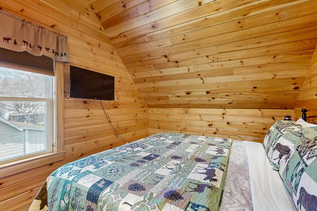 Photo of Bedroom in Greenville Junction