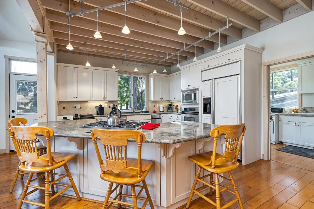 Photo of Kitchen in Groveland