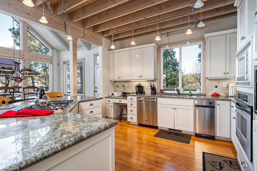Photo of Kitchen in Groveland