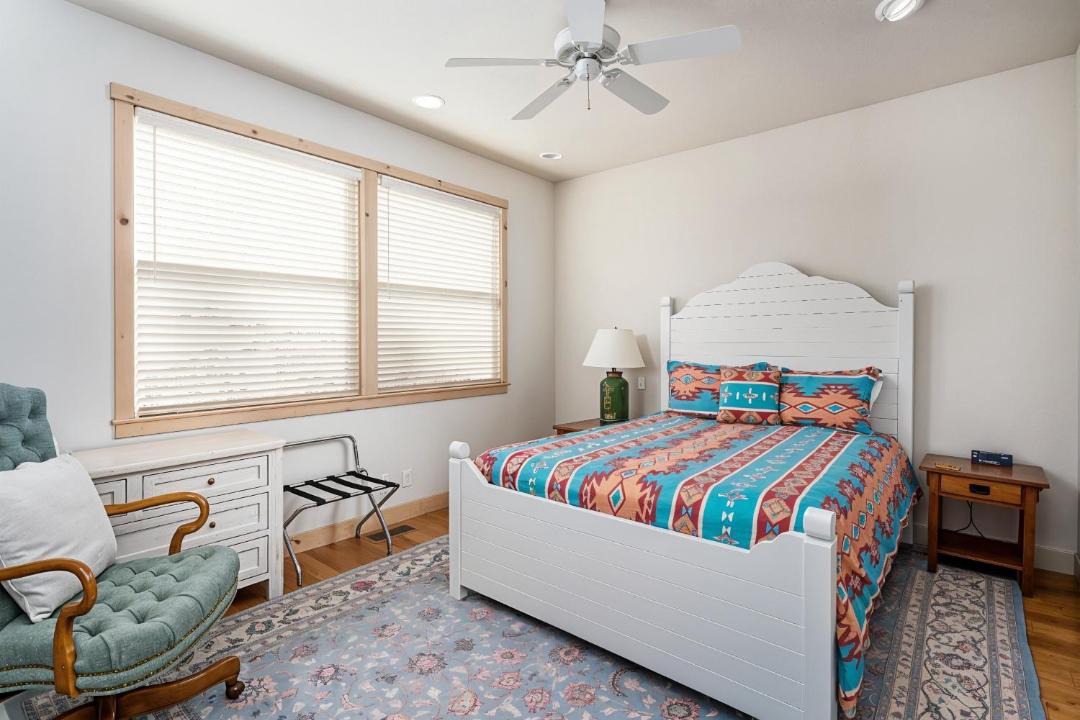 Photo of Bedroom in Groveland