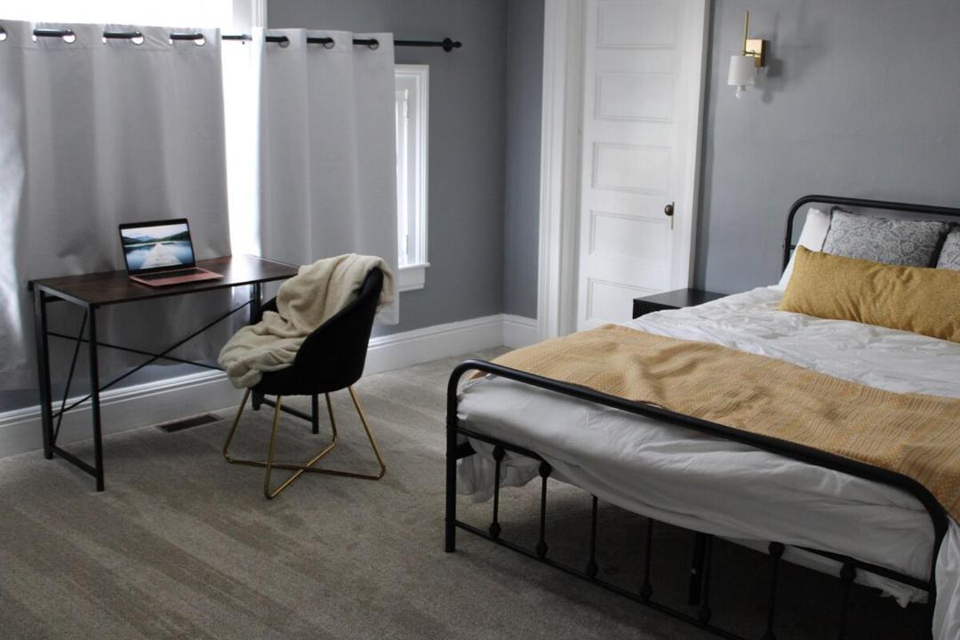 Photo of Bedroom in Melrose Park