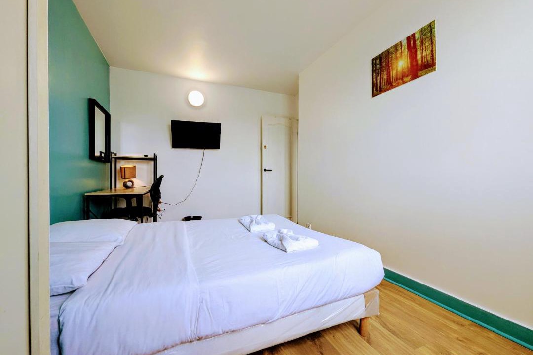 Photo of Bedroom in Mantes-la-Jolie