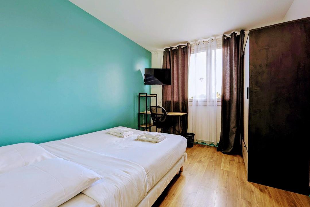 Photo of Bedroom in Mantes-la-Jolie