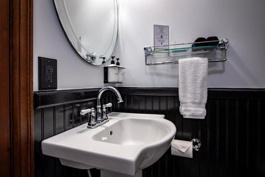 Photo of Bathroom in Packwood