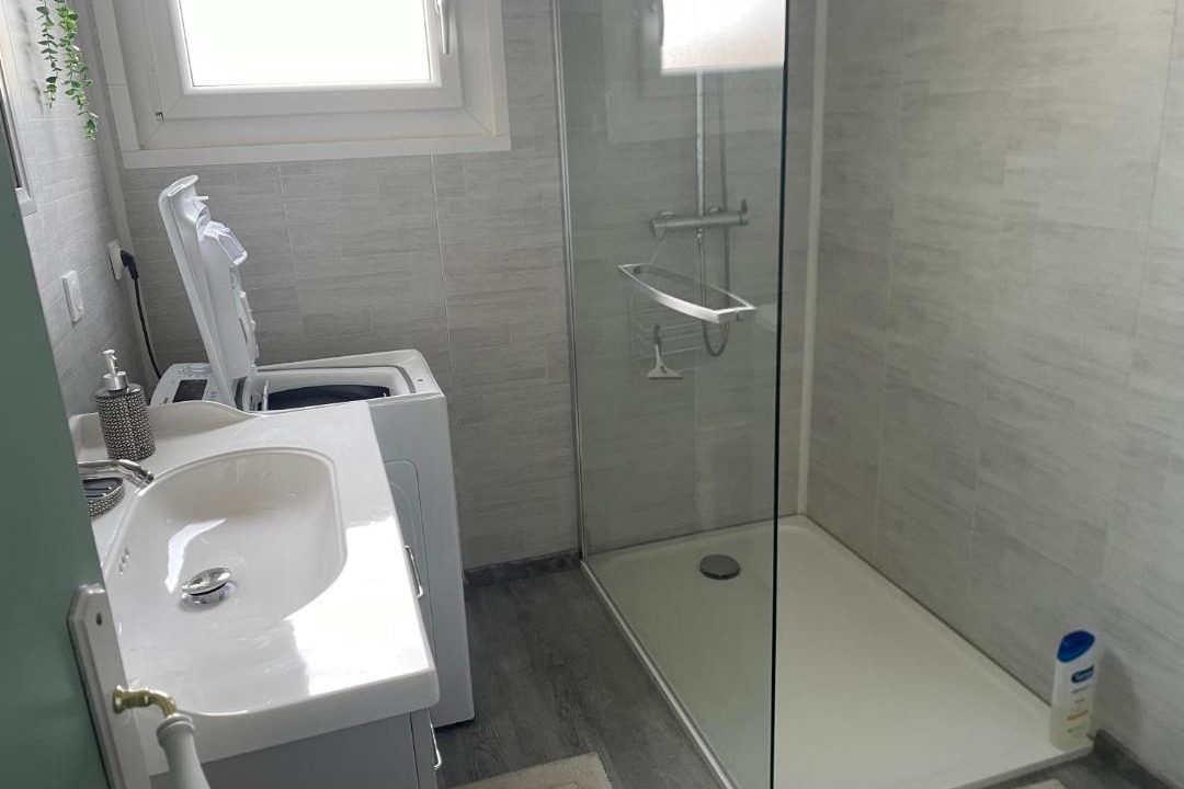 Photo of Bathroom in Issoudun