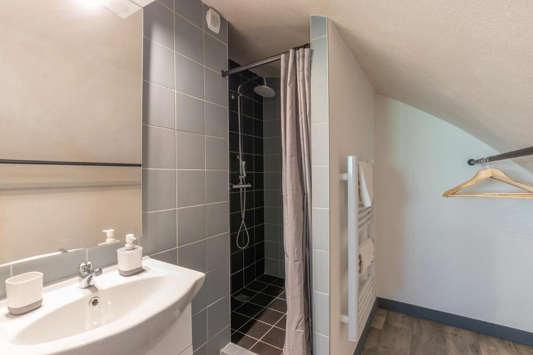 Photo of Bathroom in Albertville