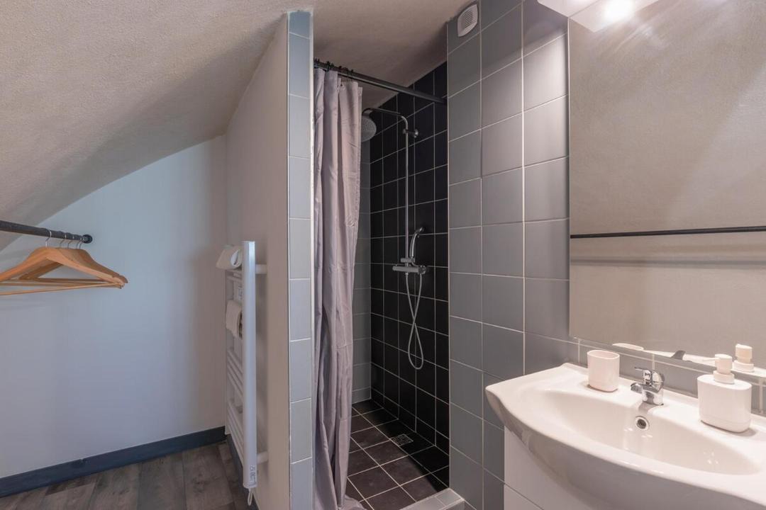 Photo of Bathroom in Albertville