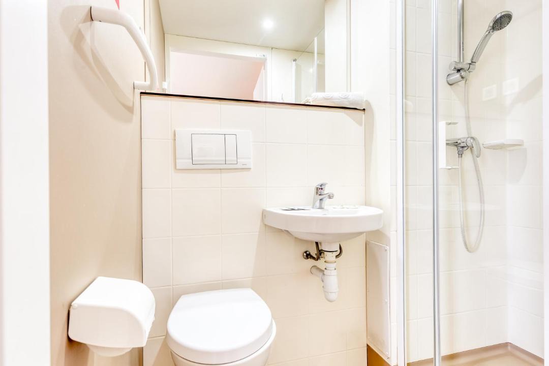 Photo of Bathroom in Claye-Souilly