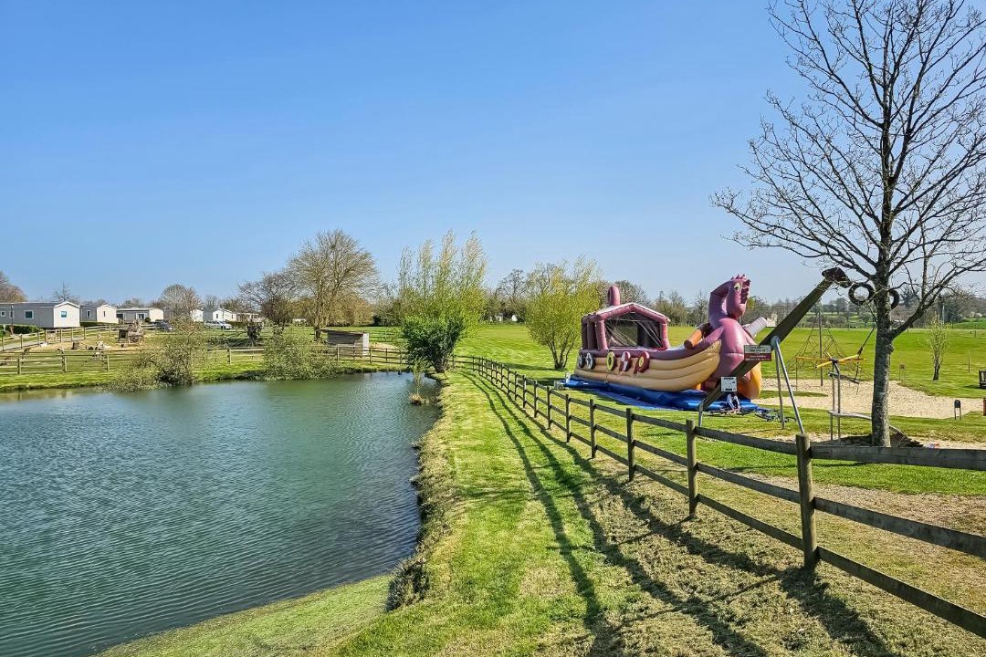 Photo of Others in Litteau