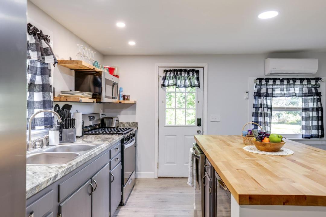 Photo of Kitchen in Town of Reading