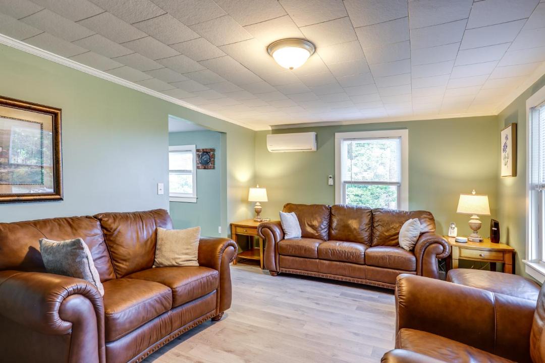 Photo of Livingroom in Town of Reading