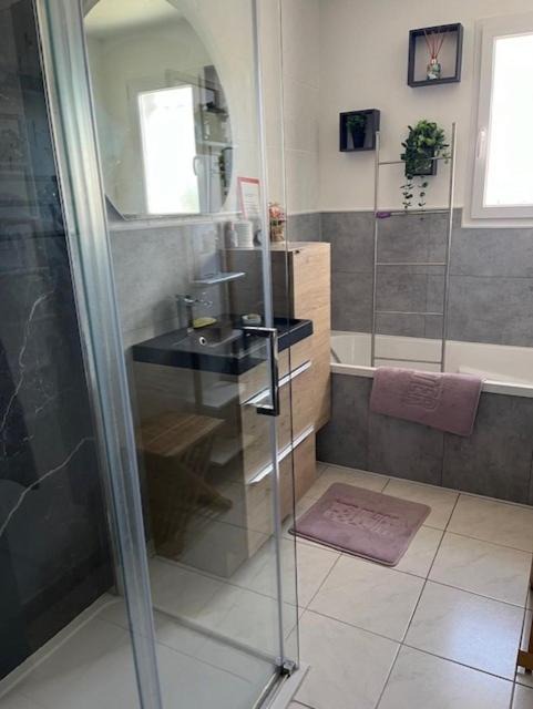 Photo of Bathroom in Teloche