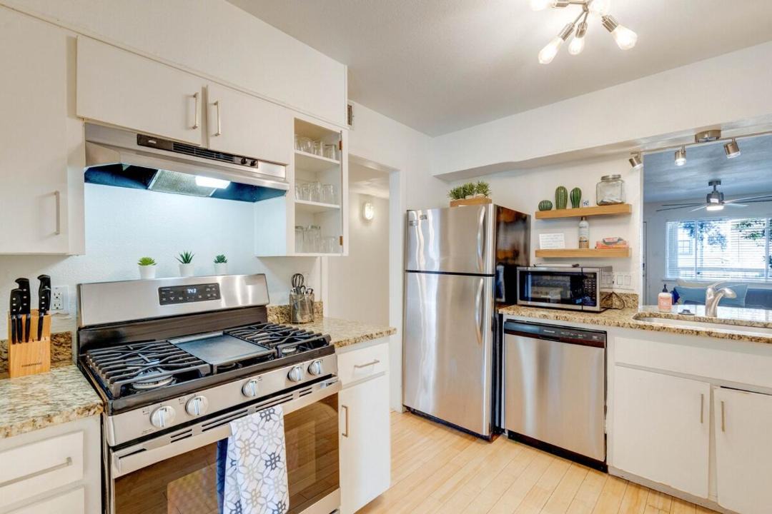 Photo of Kitchen in Greater South River City