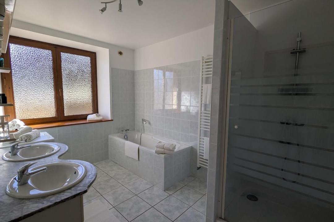 Photo of Bathroom in Lathuile
