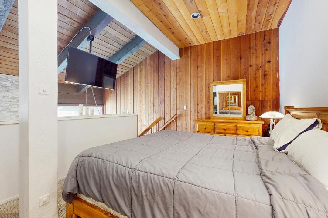 Photo of Bedroom in Mammoth Lakes