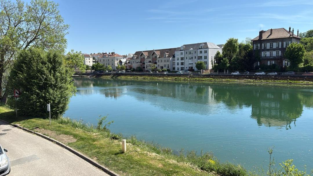 Photo of Others in Pomponne