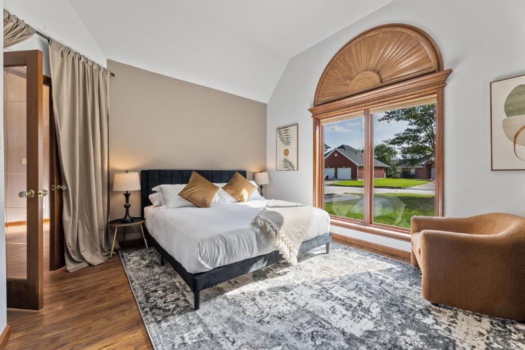 Photo of Bedroom in Lakeview  Jefferson County