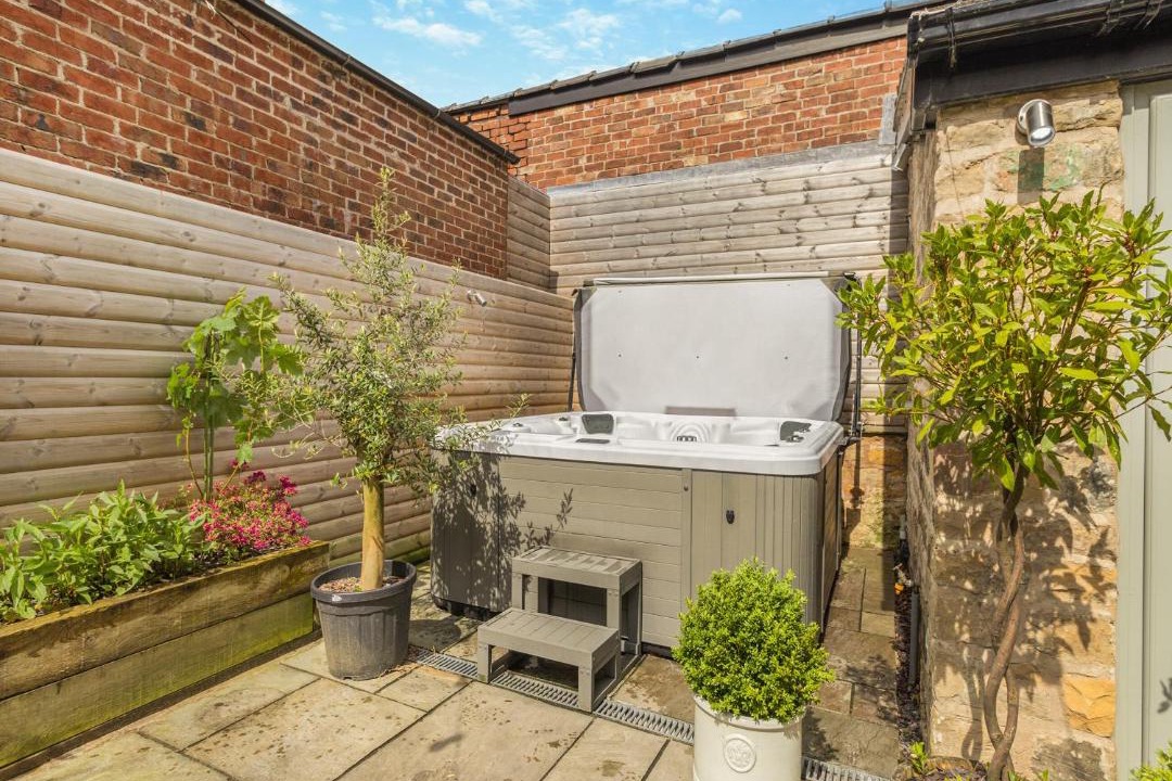 Photo of Others in Ault Hucknall