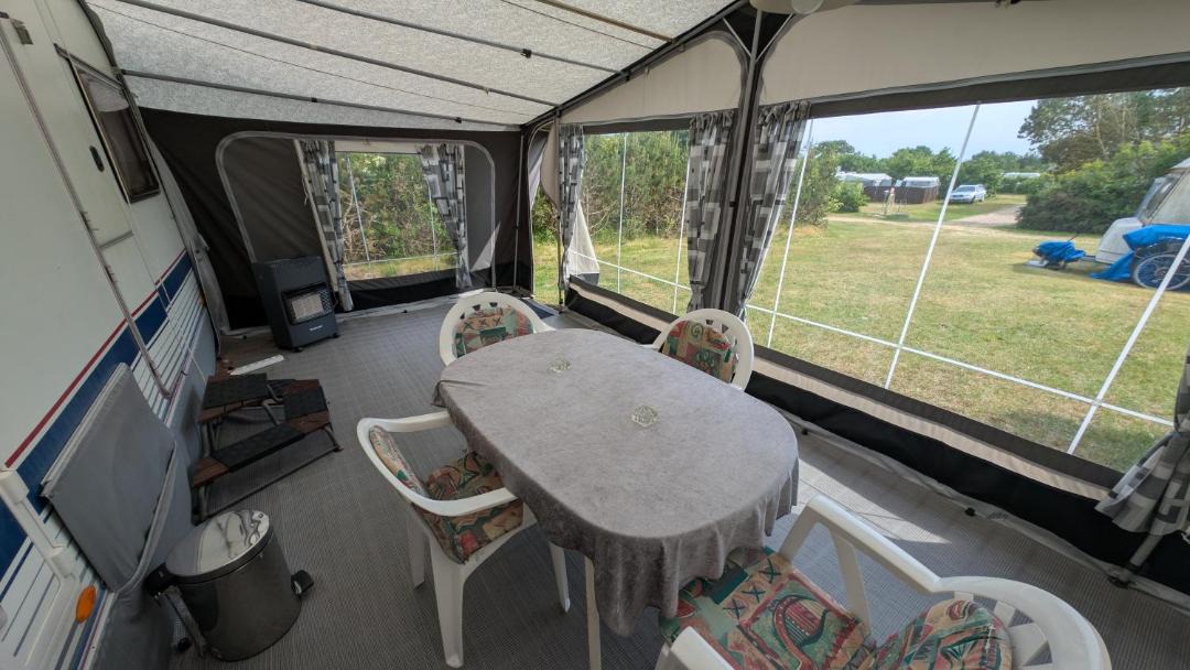 Photo of Others in Henne