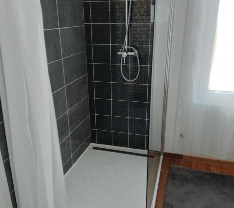 Photo of Bathroom in Pontlieue - Rocade