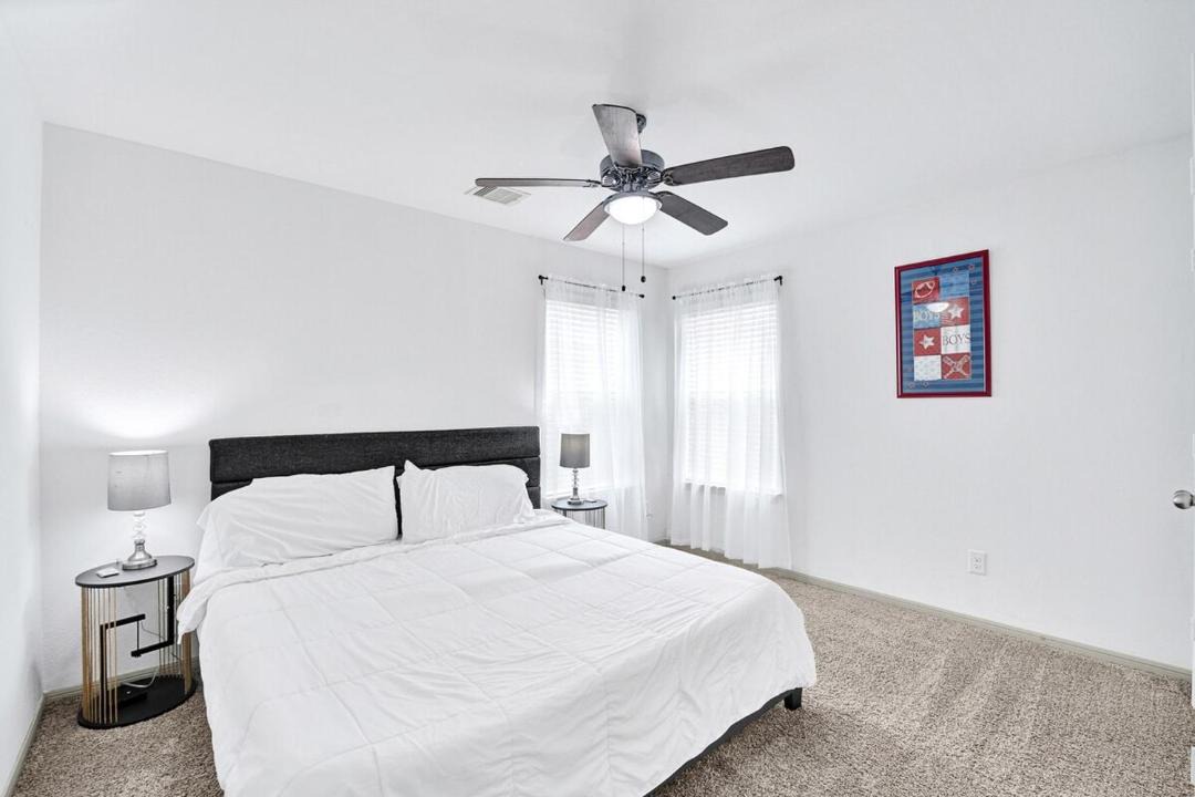 Photo of Bedroom in Channelview