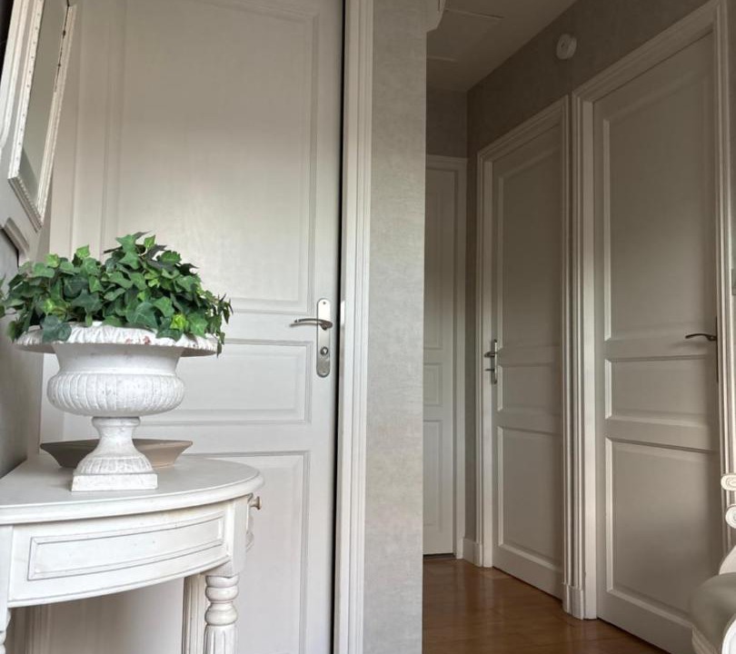 Photo of Others in Bollee