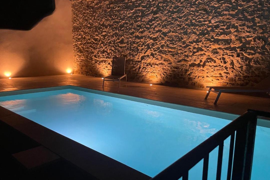 Photo of Others in Quarante