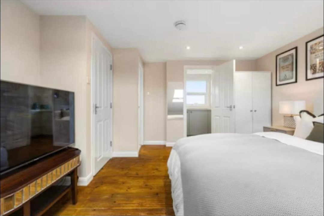 Photo of Bedroom in Bruce Grove