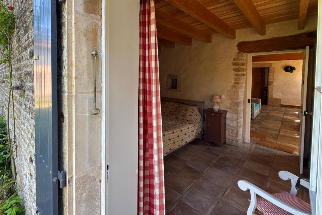 Photo of Others in Pouffonds