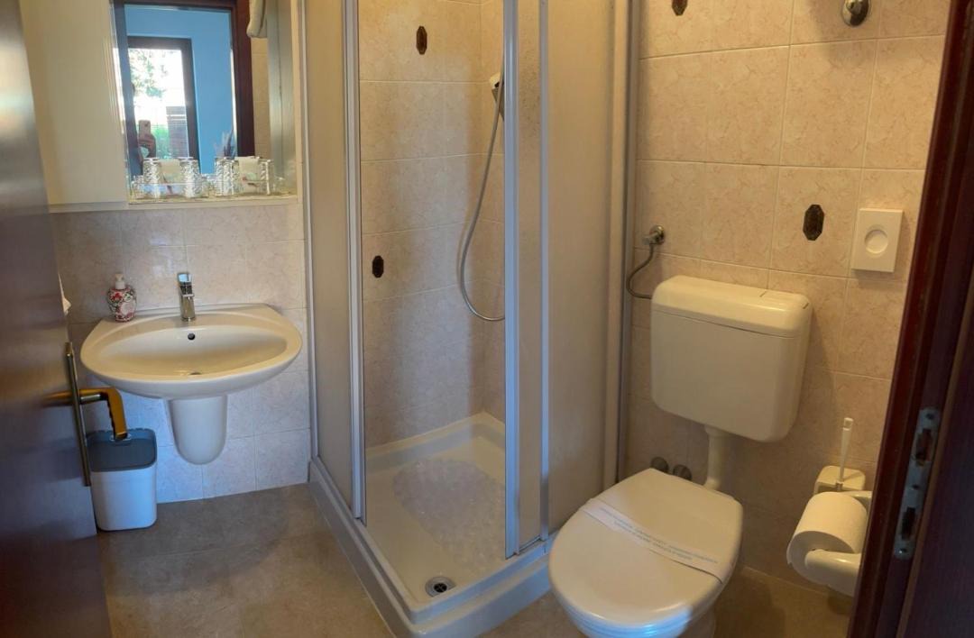 Photo of Bathroom in Mali Maj
