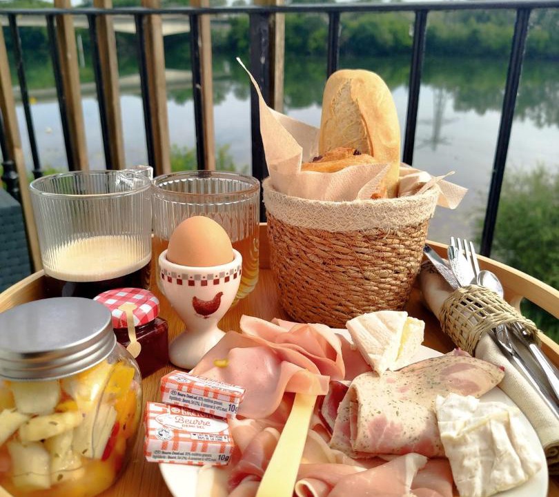 Photo of Others in Lux