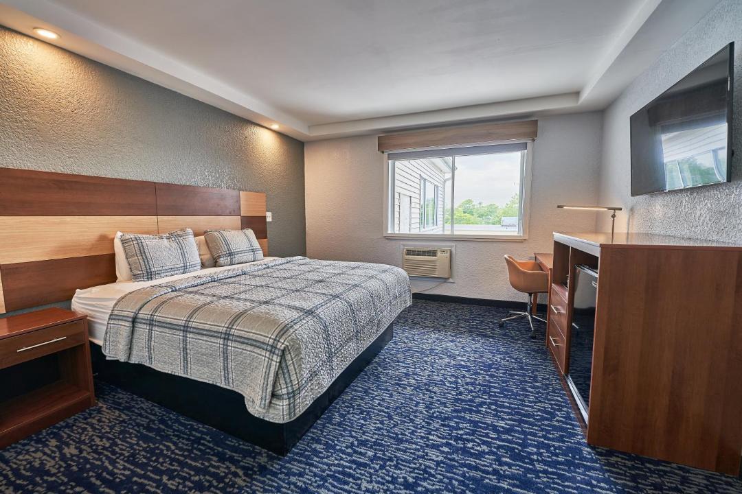 Photo of Bedroom in Main Street Hyannis