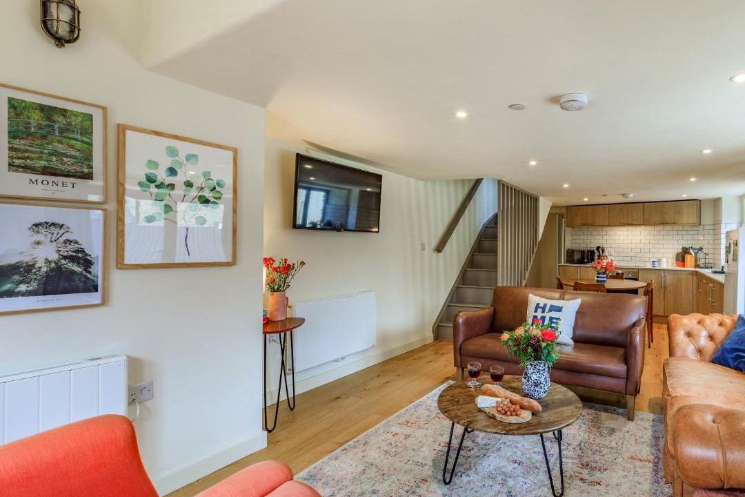 Photo of Others in Burton Bradstock