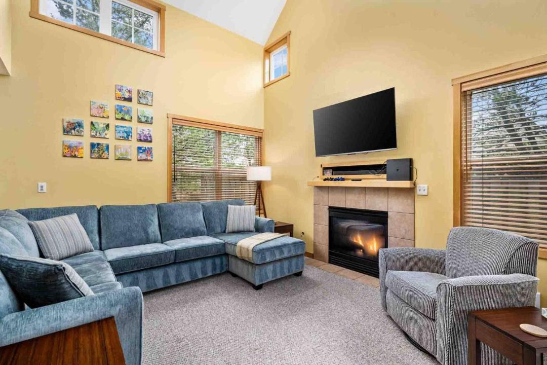 Photo of Livingroom in Shorepine Village