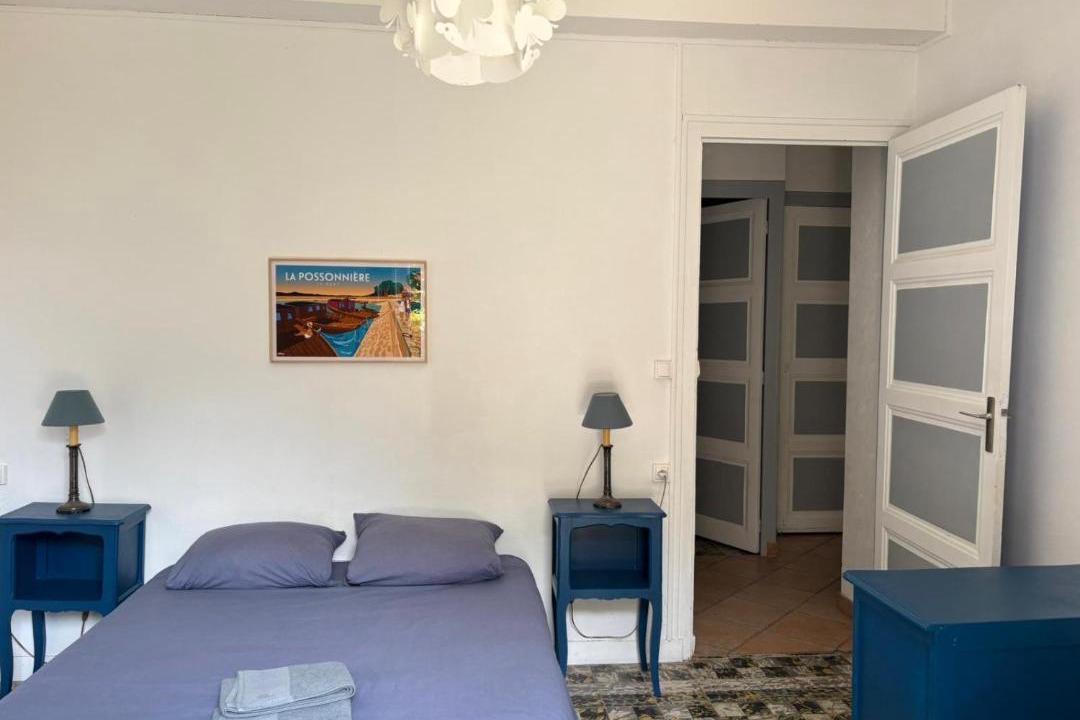 Photo of Others in Behuard