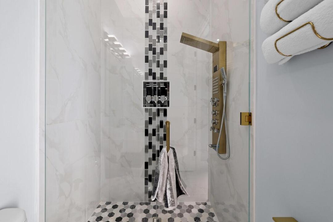 Photo of Bathroom in Mariner