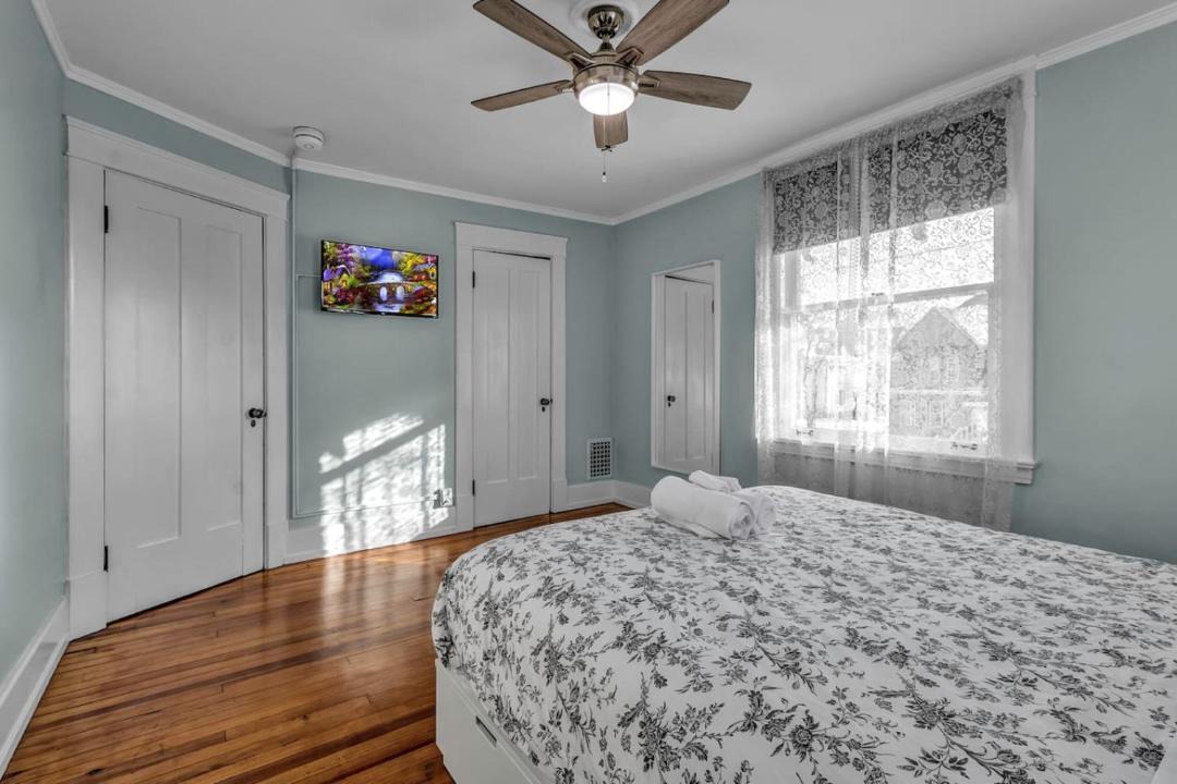 Photo of Bedroom in Niagara Falls