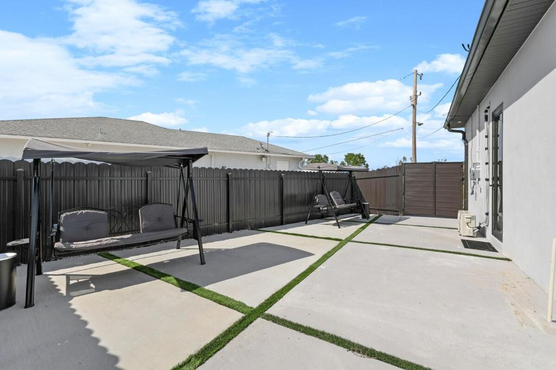 Photo of Patio Balcony in Mariner