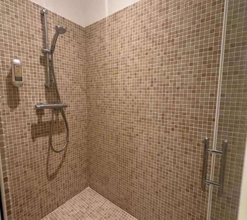 Photo of Bathroom in Thuir