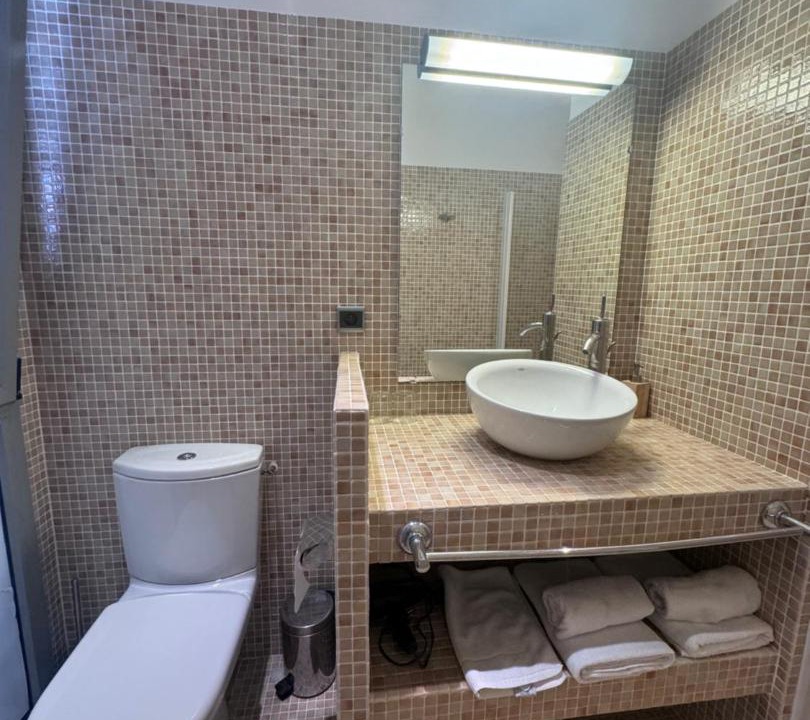 Photo of Bathroom in Thuir