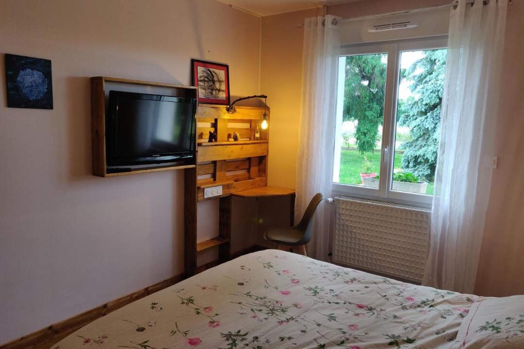 Photo of Bedroom in Maze-Milon