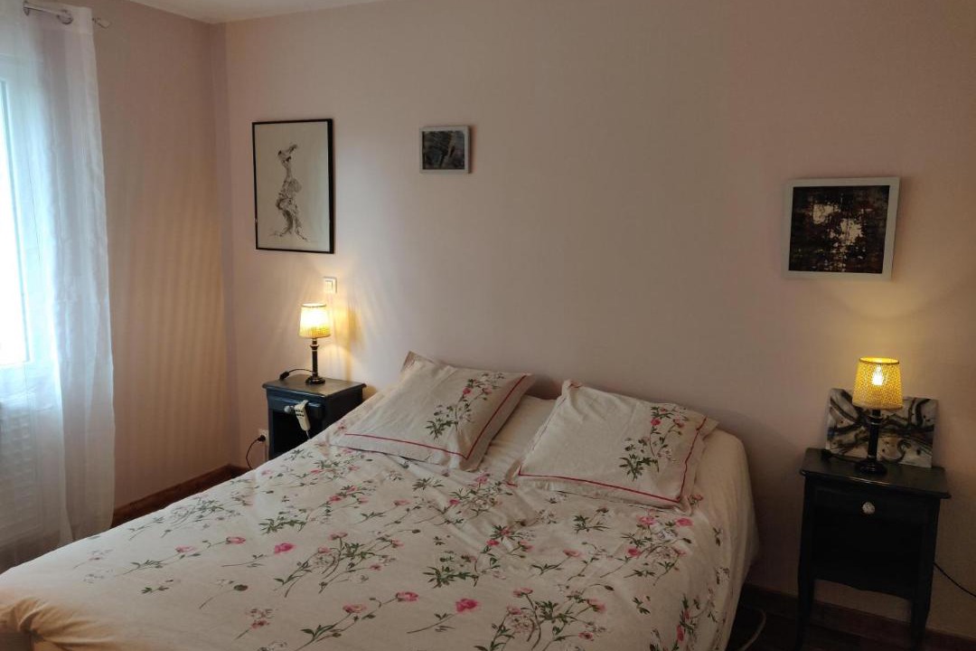 Photo of Bedroom in Maze-Milon