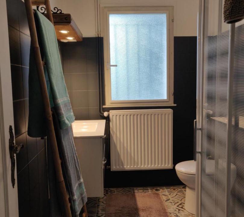 Photo of Bathroom in Maze-Milon