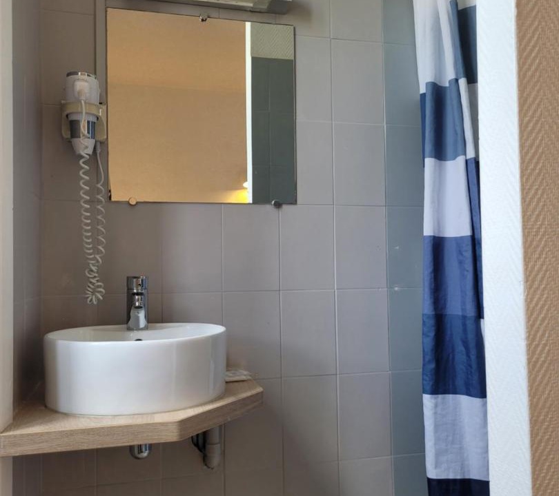 Photo of Bathroom in Dinan