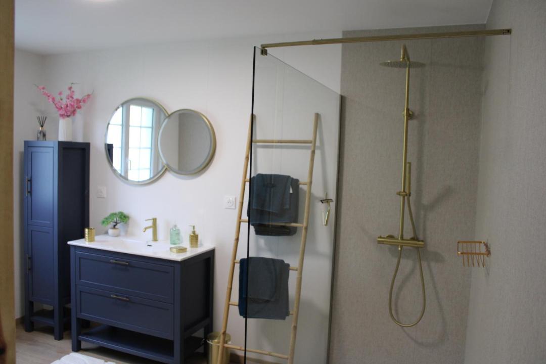 Photo of Bathroom in Doudeauville