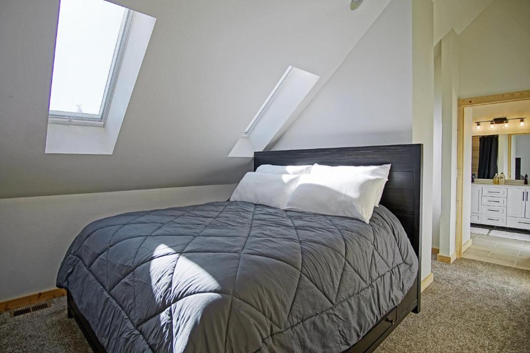 Photo of Bedroom in Grand Lake