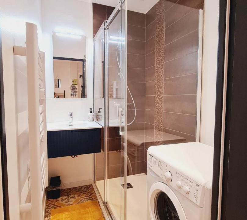 Photo of Bathroom in Millau