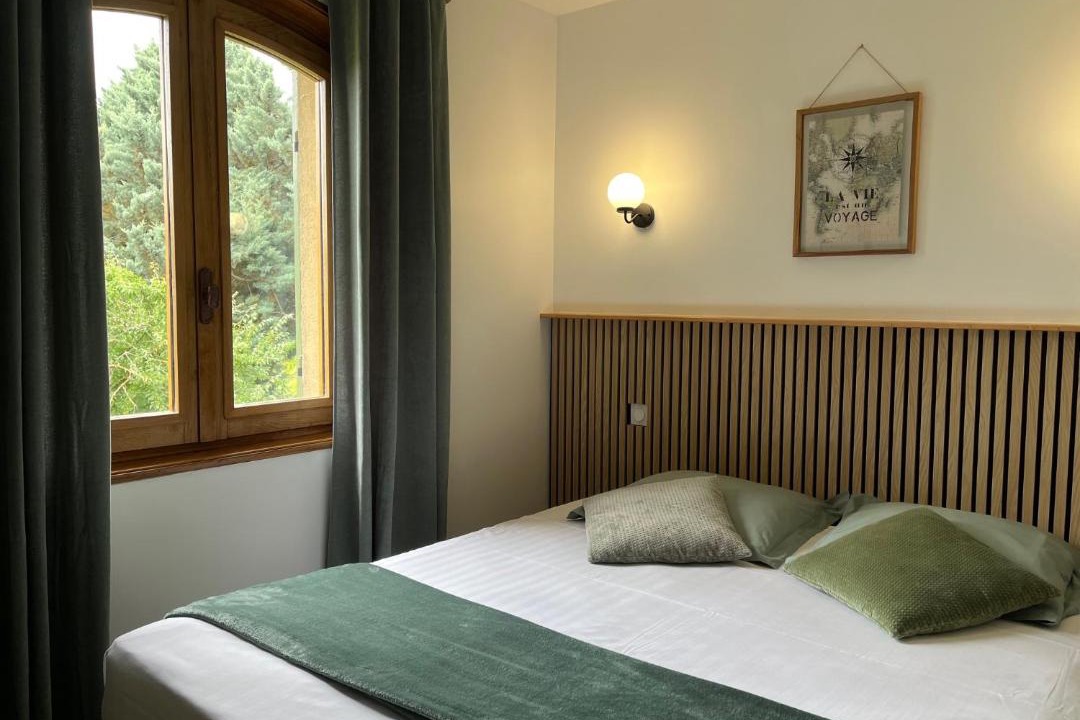 Photo of Bedroom in Arthemonay
