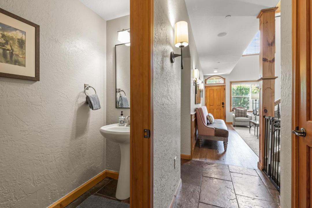 Photo of Bathroom in Midway