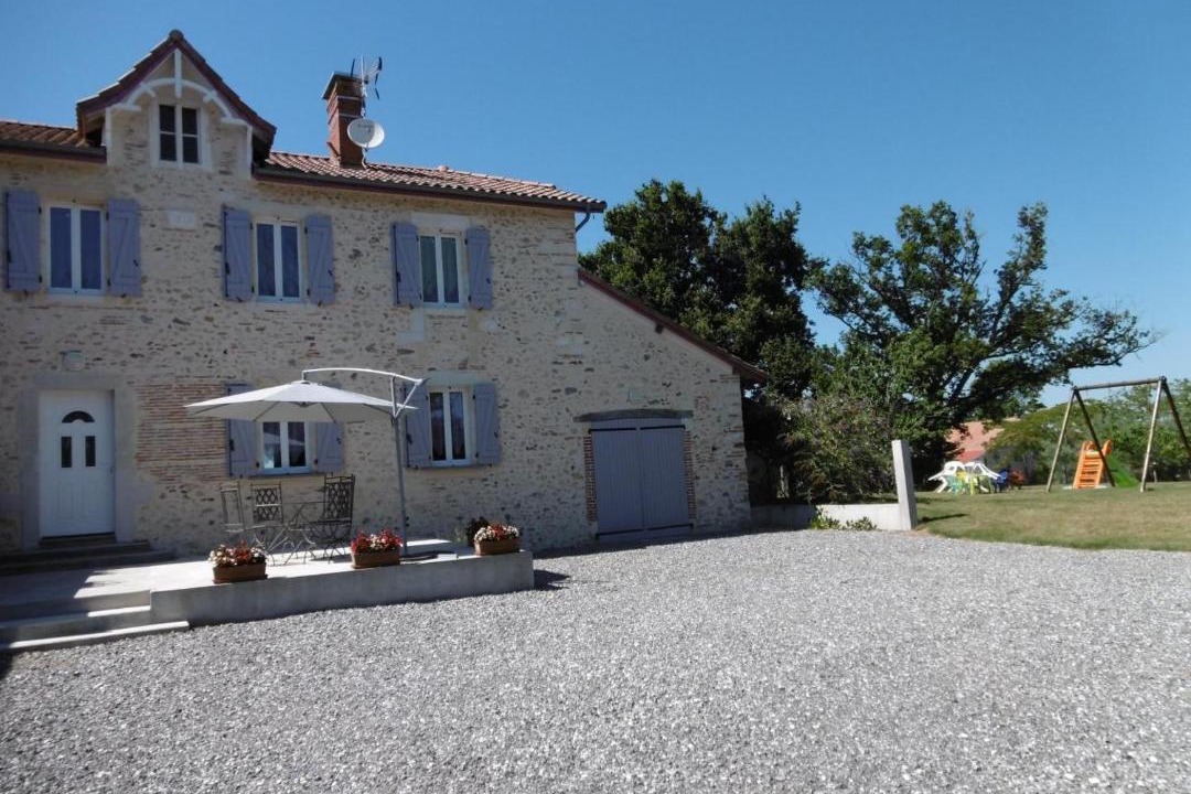 Photo of Others in Montsoue